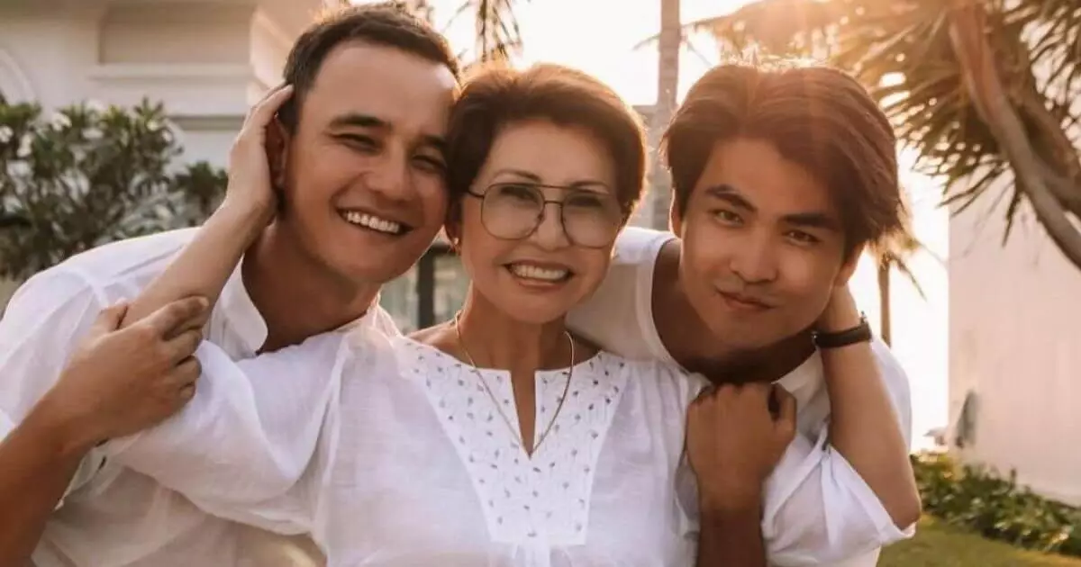 Әли Окапов: Роза Рымбаеваға сын айтуды доғарыңыздар