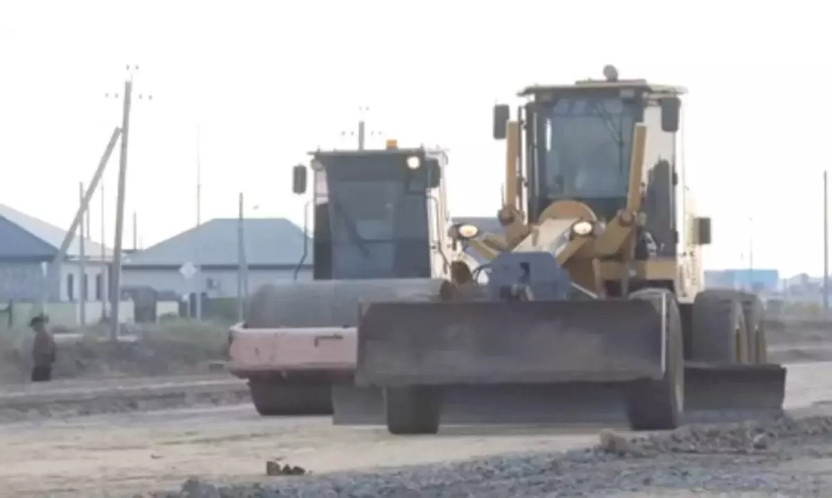 Восемь лет не могут завершить ремонт дороги в Атырауской области