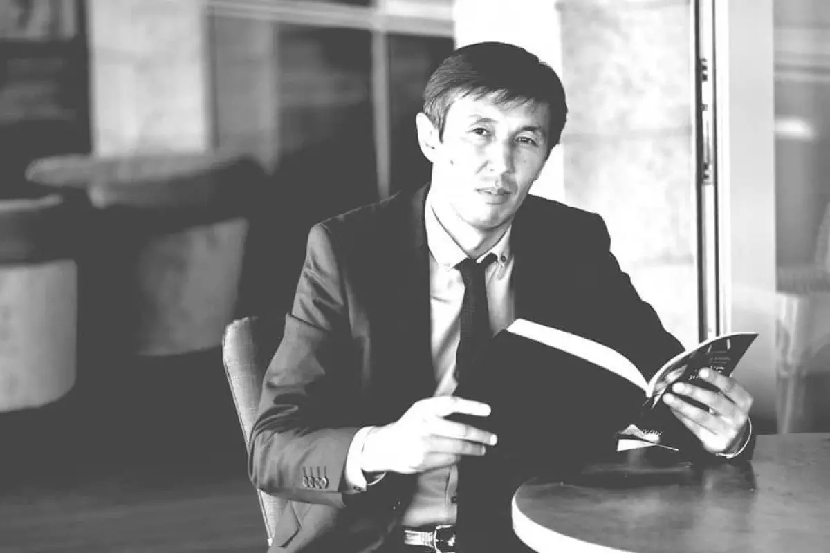 Журналист Азат Рыстанбек өмірден өтті