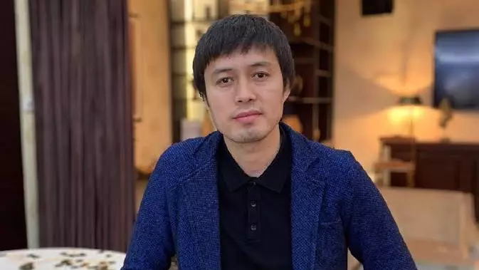 Танымал әнші әкесіне арнаған жоқтауымен елді жылатты