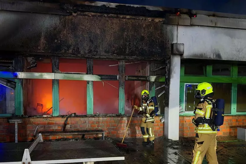 В немецкой школе прогремели взрывы и начался пожар