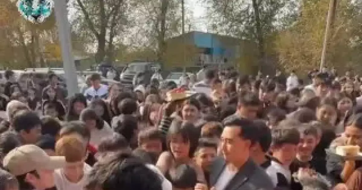  Тегін тамаққа таласқан алматылықтардың видеосы пайда болды 