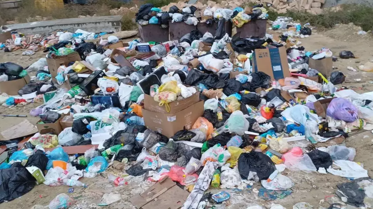 Ақтауда стихиялық қоқыс үйіндісі ұлғайып барады: тұрғындар биліктен көмек сұрайды