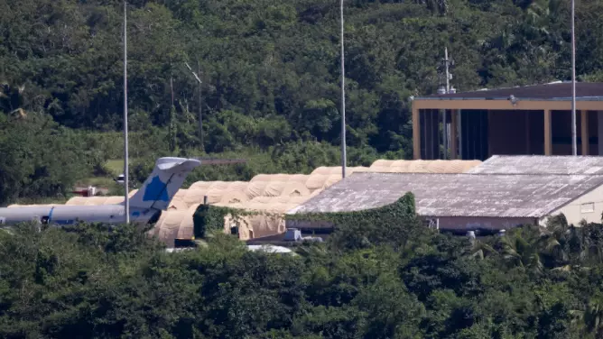 АҚШ Венесуэла маңындағы әскери базаны қайта жаңартуда – Reuters