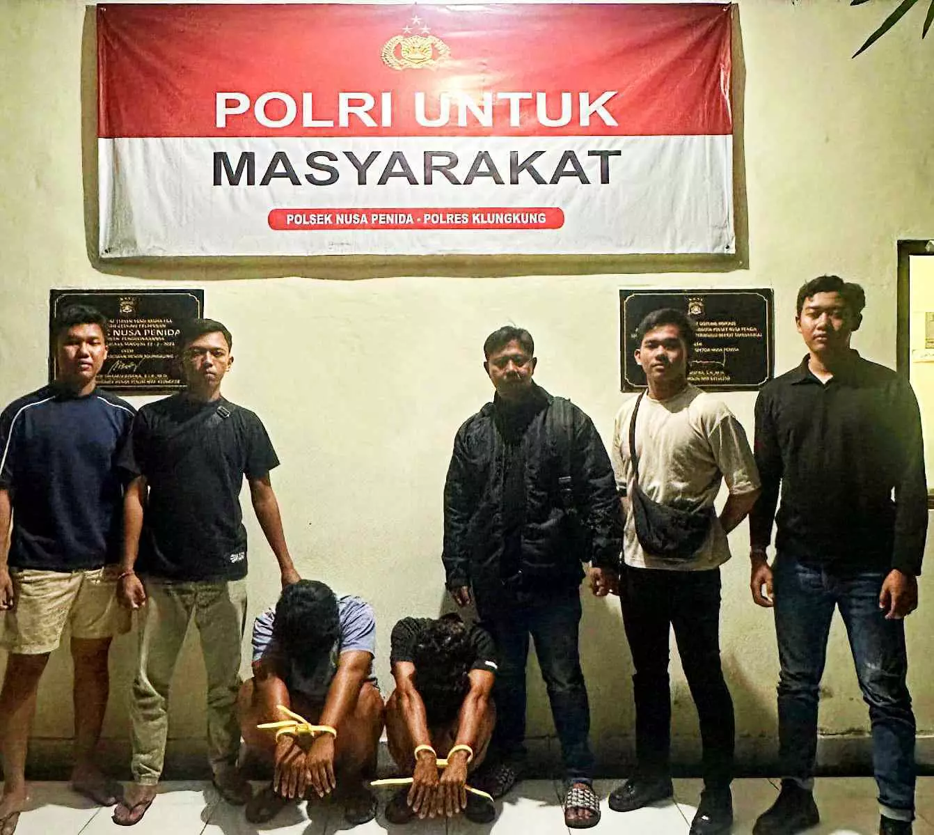 Полиция Нуса-Пениды быстро задержала вора, укравшего сумку у туристки из Казахстана.