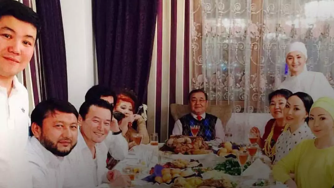 «Тұрсынбектің төрінде талай қонақ болдық»: Мұхамеджан Тазабек Мөлдір Мұқанованың жақсы істерін жария етті