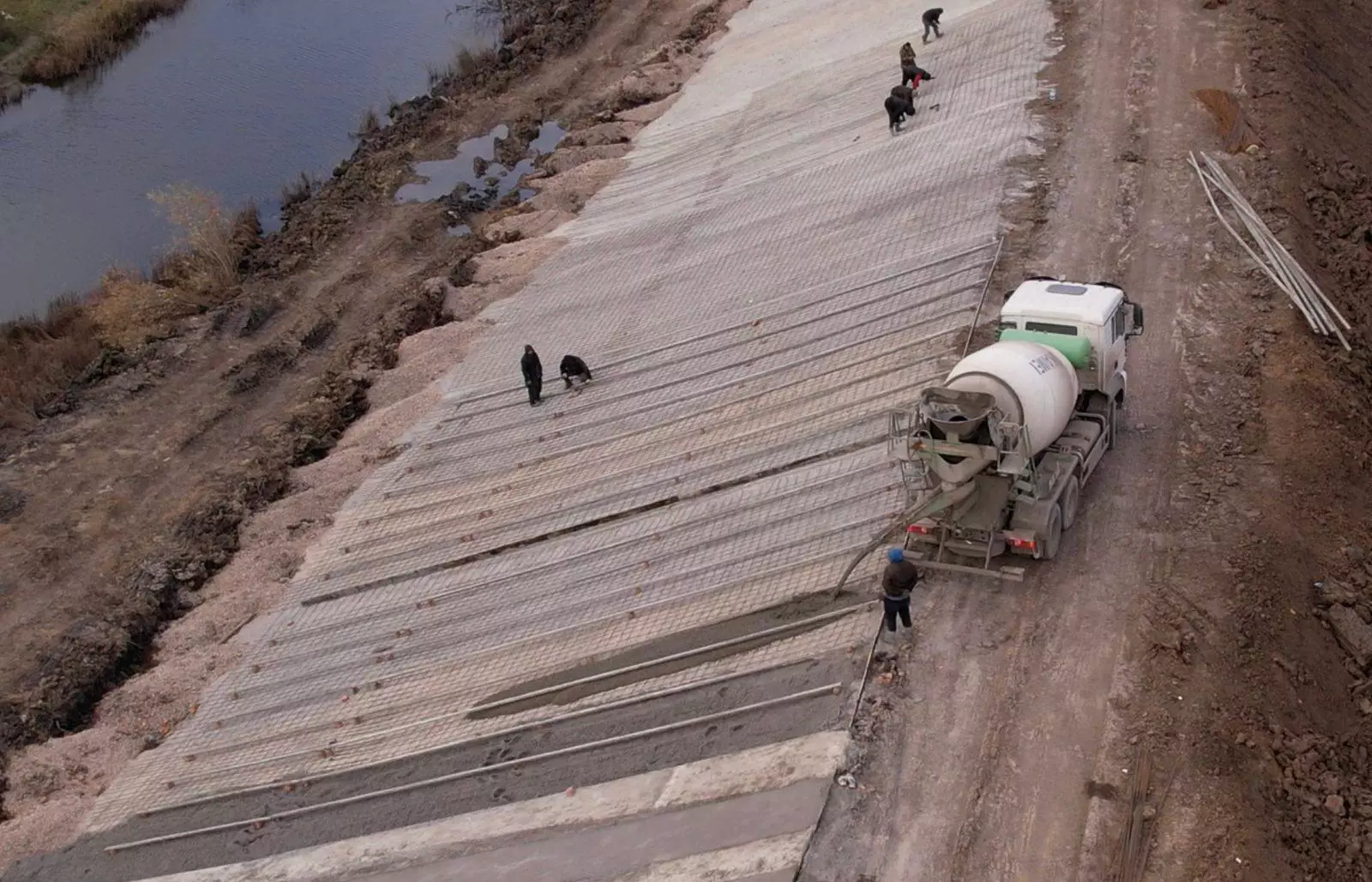 На реконструкцию дамбы в селе Тепличное выделено 1,4 млрд тенге