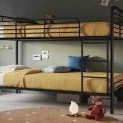 Ребёнок получил травму упав с двухярусной кровати: детсад бездействует