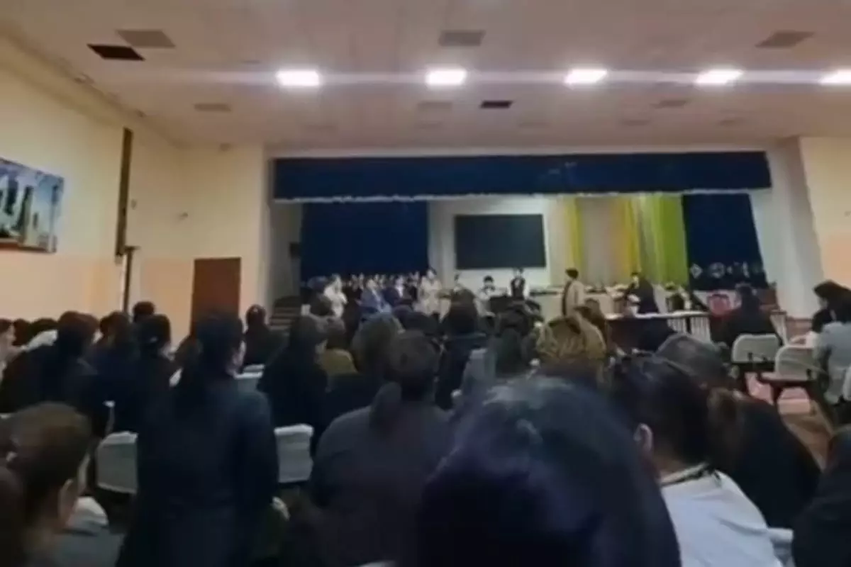 «Педкеңес бітпейді»: Мұғалімдер шексіз жиналыстарға наразы