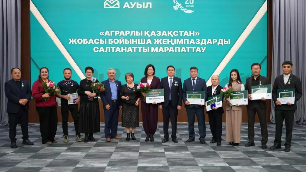 “Ауыл“ партиясы еңбек адамдарын ұлықтады