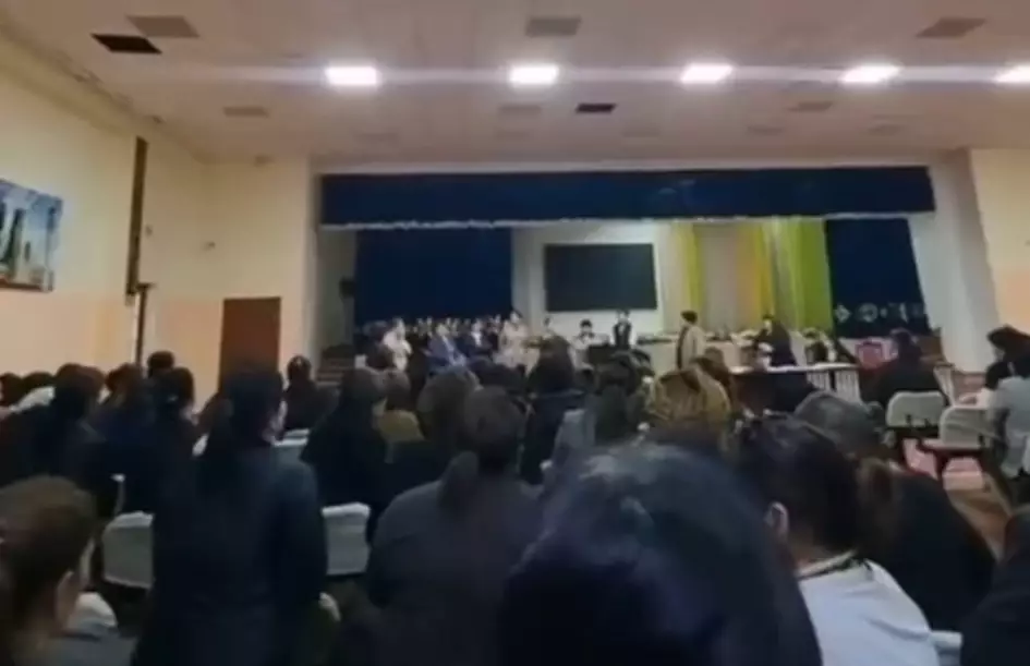 «Педкеңес бітпейді»: Мұғалімдер шексіз жиналыстарға наразы