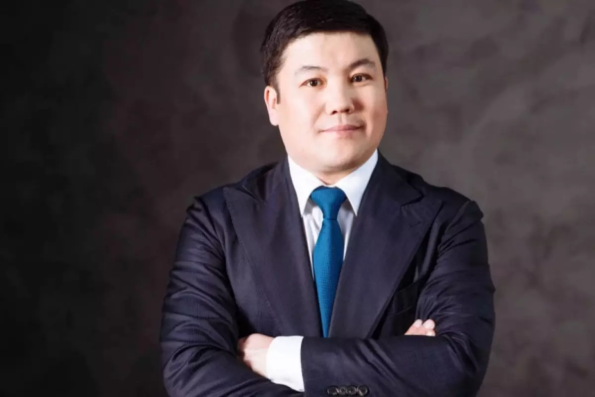 ​Казахстанцы призывают отменить концерты Турсынбека Кабатова после скандала в соцсетях