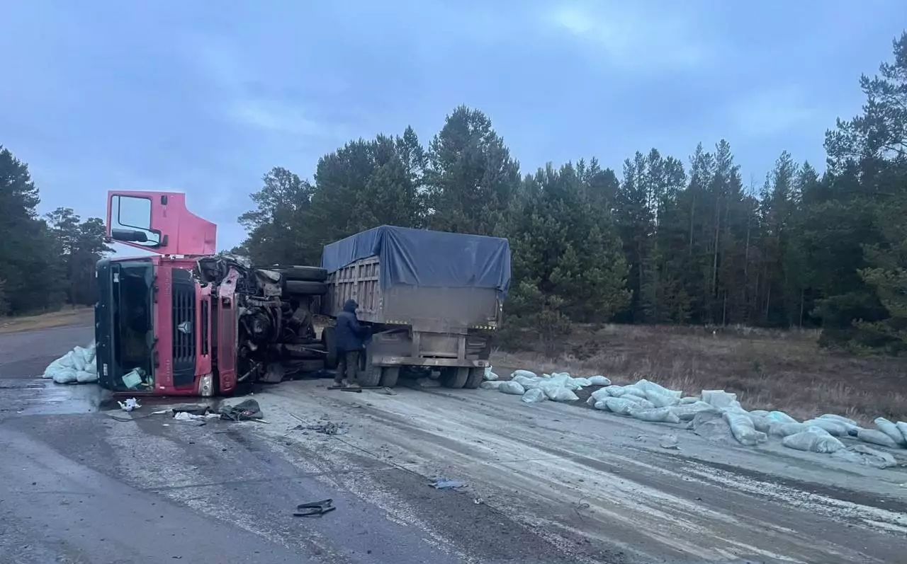 Трое погибли в результате аварии на трассе в области Абай