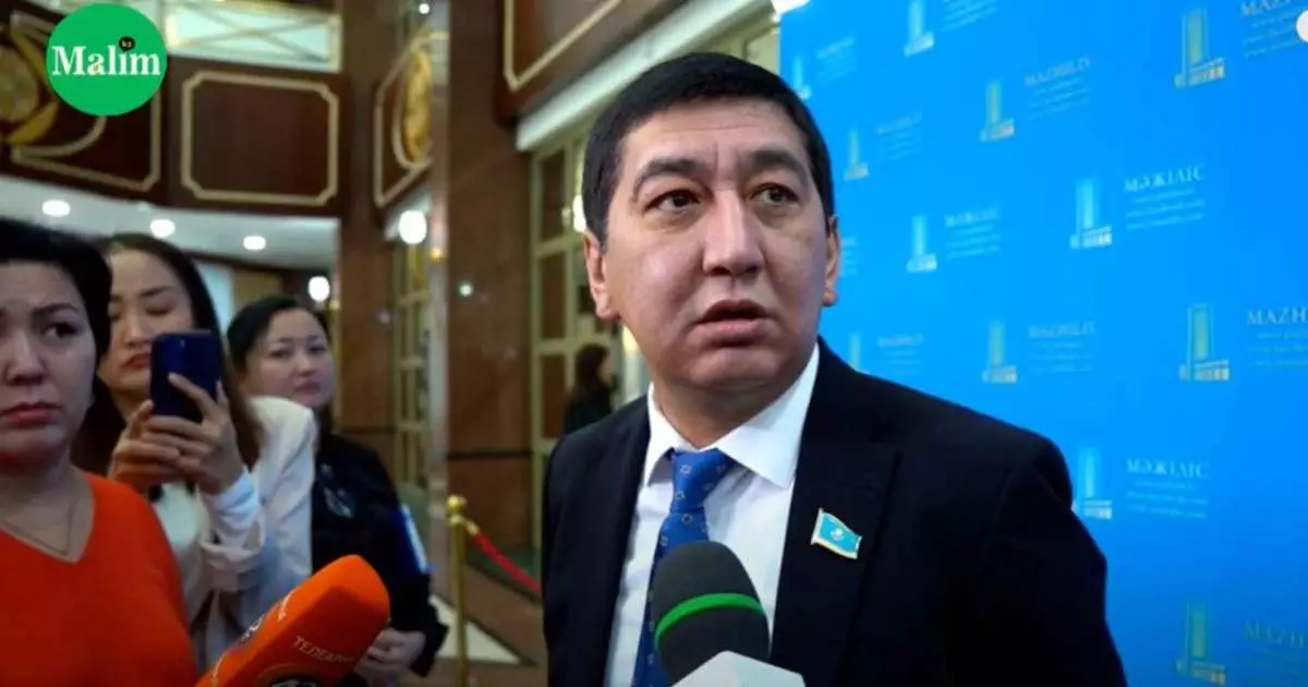  Үш мың заңның үшеуі ғана қазақ тілінде жазылған 