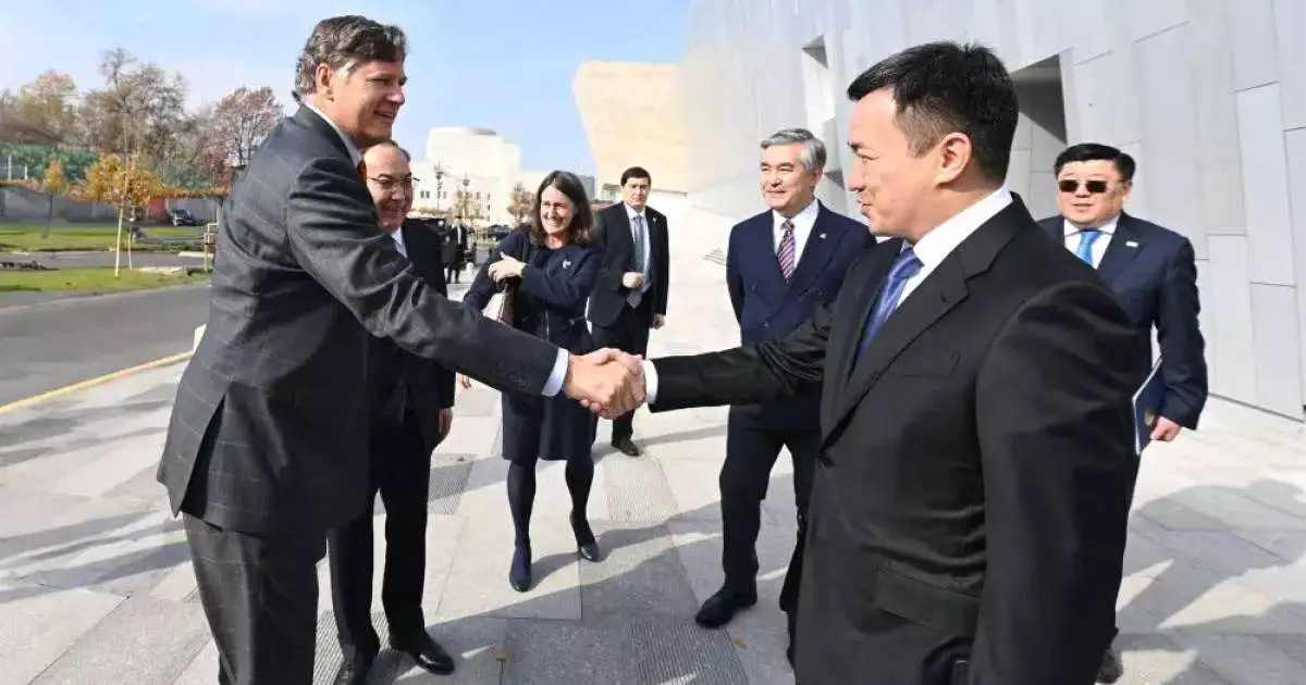  Алматыға Трамптың арнайы өкілі мен Рубионың орынбасары келді 
