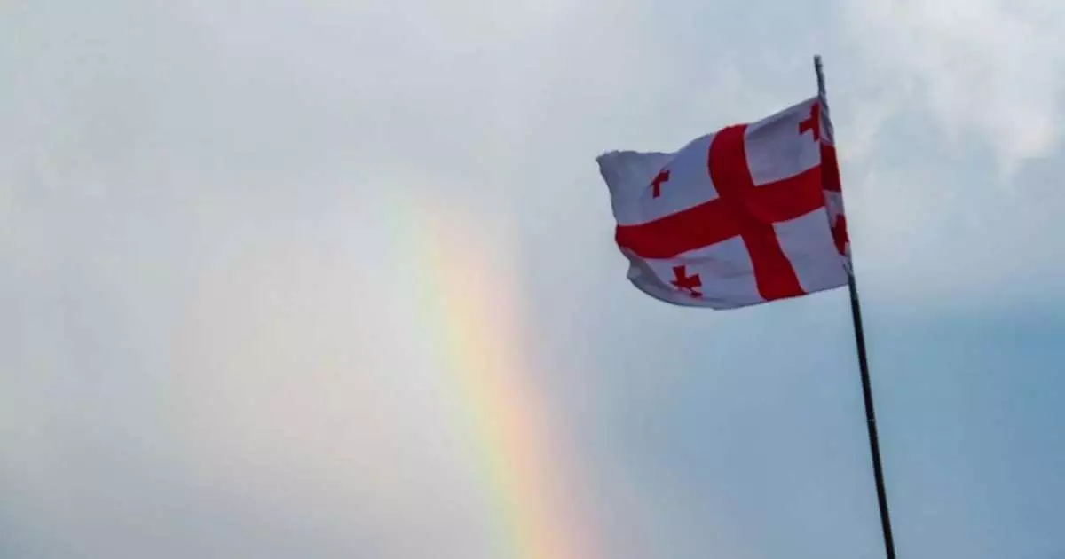  Грузияның экс-президенті Тбилисидегі үкіметке қарсы митингке қатысты 