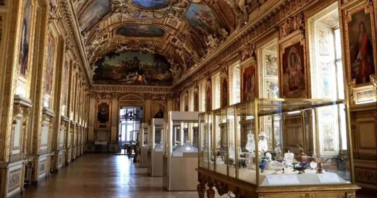  Лувр мұражайын тонауға қатысы бар екі күдікті ұсталды 