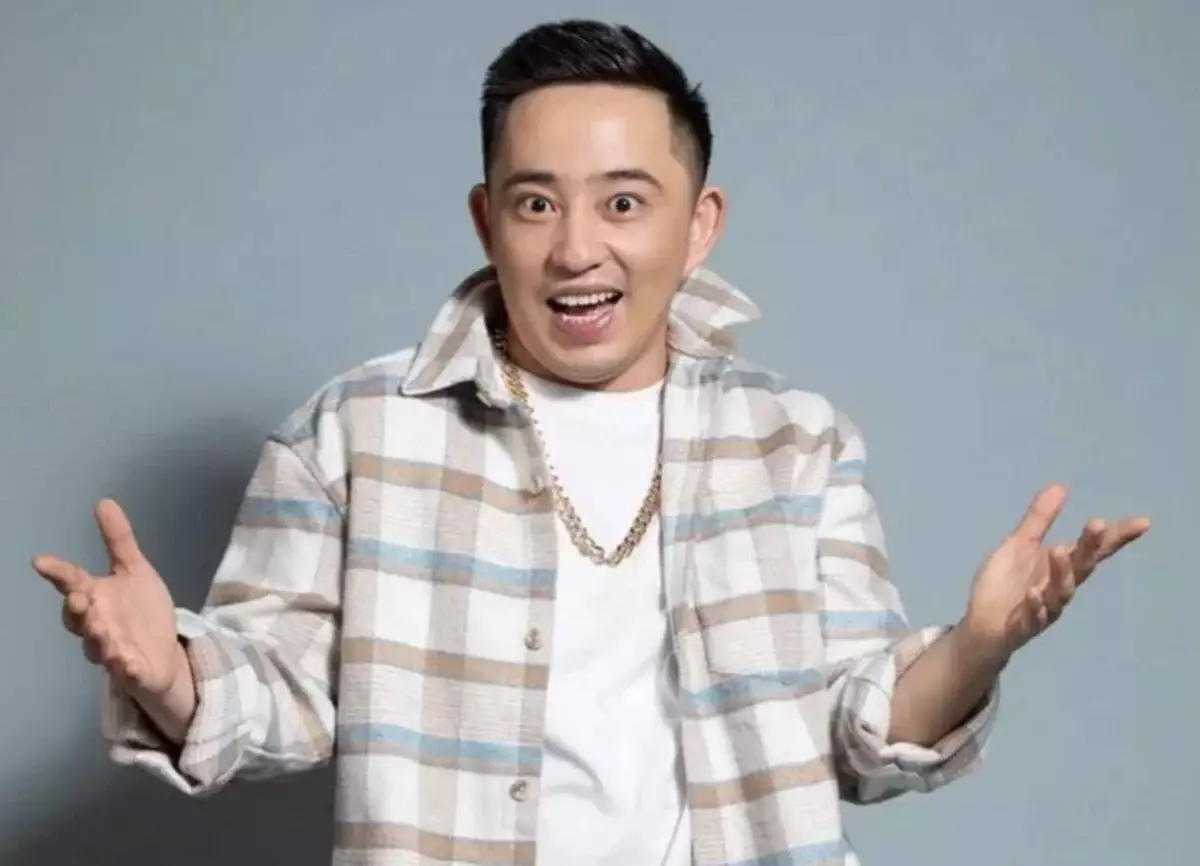 Казахстанцы объявили бойкот блогеру после скандальных переписок