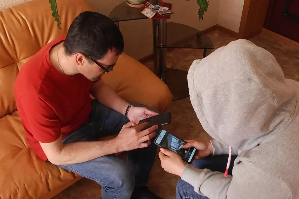 Легкий заработок и преступное дело: несовершеннолетние продавали свои сим-карты мошенникам