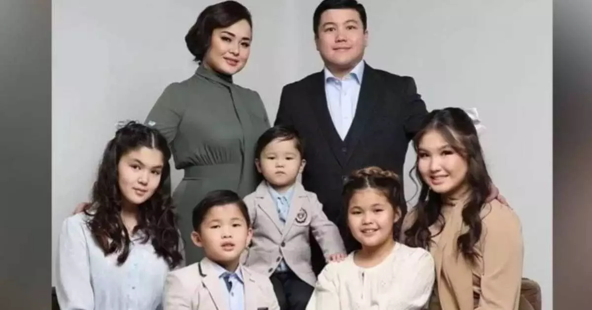  `Мен балаларыммен біргемін`: Тұрсынбек Қабатов Мөлдірдің сөзін жоққа шығарды 