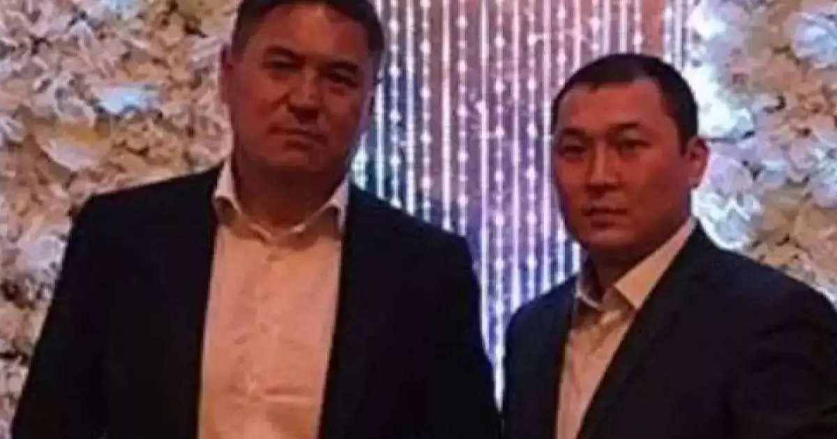  Комитеттің экс-қызметкері Көлбаевпен түскені үшін басы бәлеге қалды 