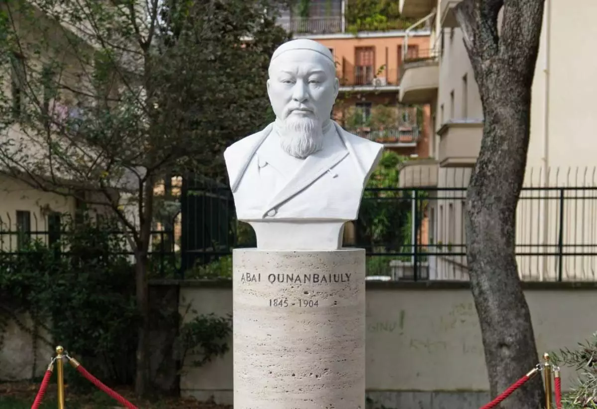 Римде Абай Құнанбайұлының бюсті ашылды