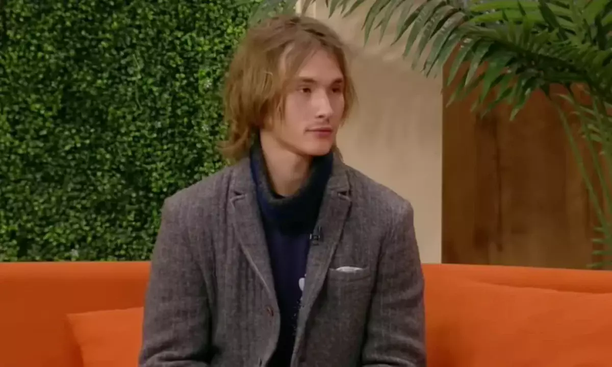 Сын Батырхана Шукенова заявил о переезде в Казахстан