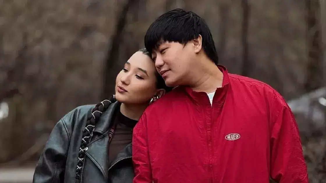 "Әкең екеуіміз сені ұзақ күттік":  Ayree екінші сәбиін дүниеге әкелді