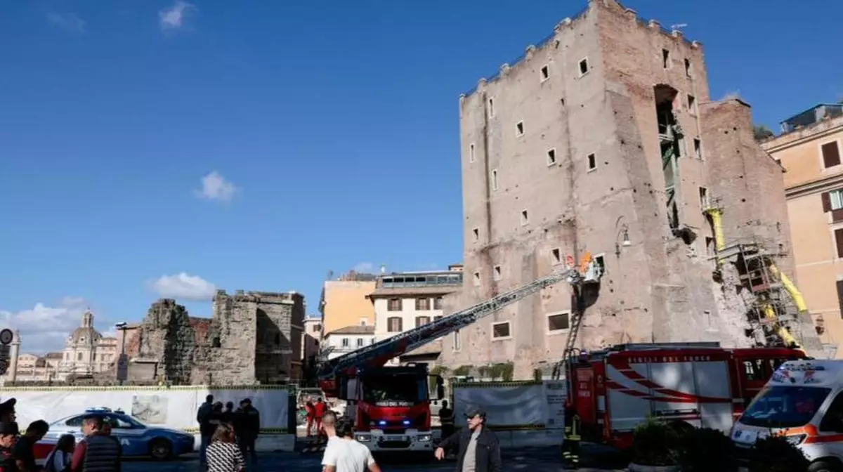 В Риме дважды обрушилась средневековая башня во время реставрации
