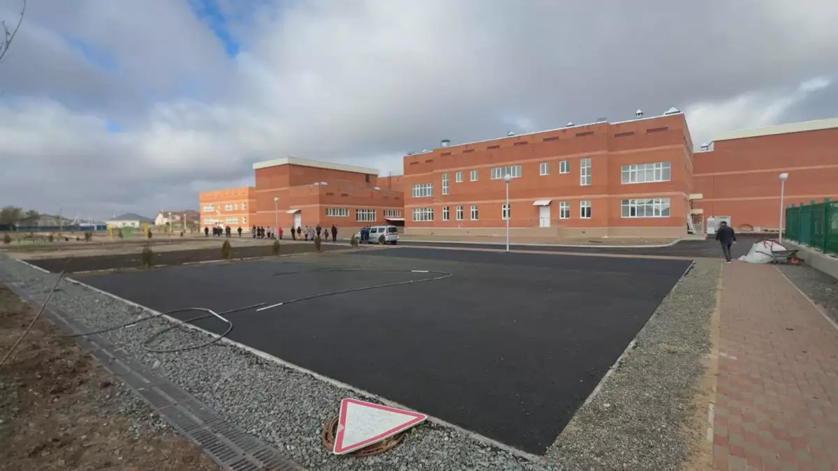 Атырауда 600 балаға арналған мектеп құрылысы бітпей жатыр