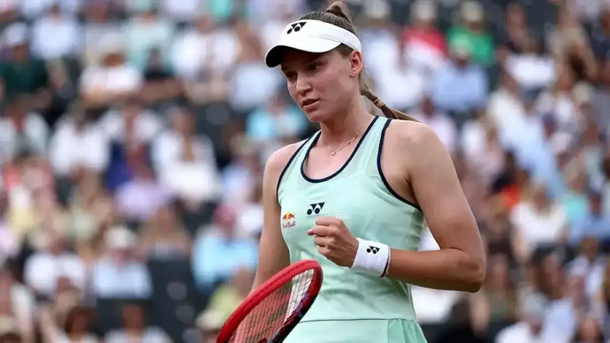 Елена Рыбакина «повесила баранку» Швёнтек и сделала камбэк года