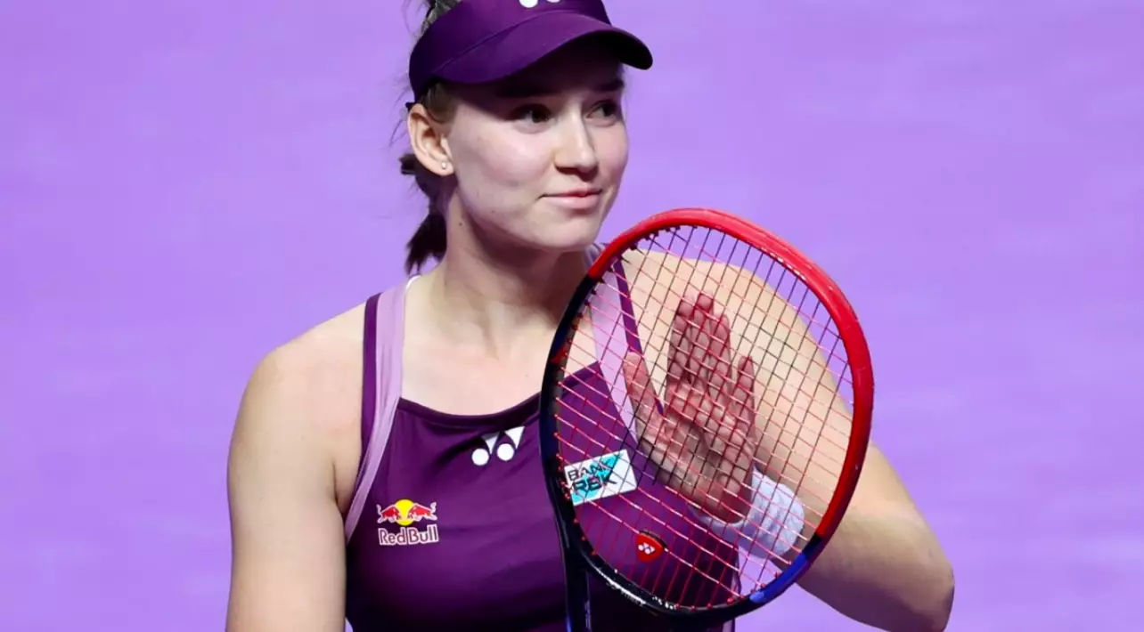 Рыбакина выиграла второй матч подряд на Итоговом турнире WTA