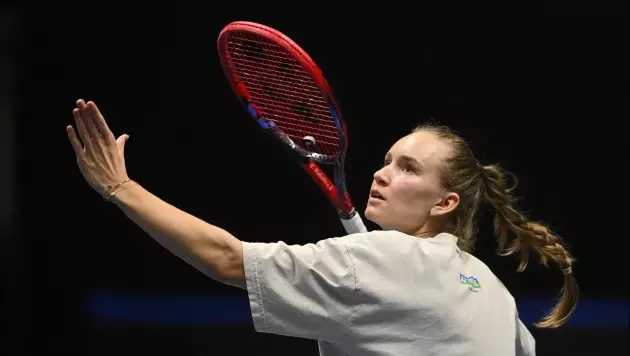Рыбакина сотворила сенсацию: разгромила Швёнтек и вошла в историю WTA