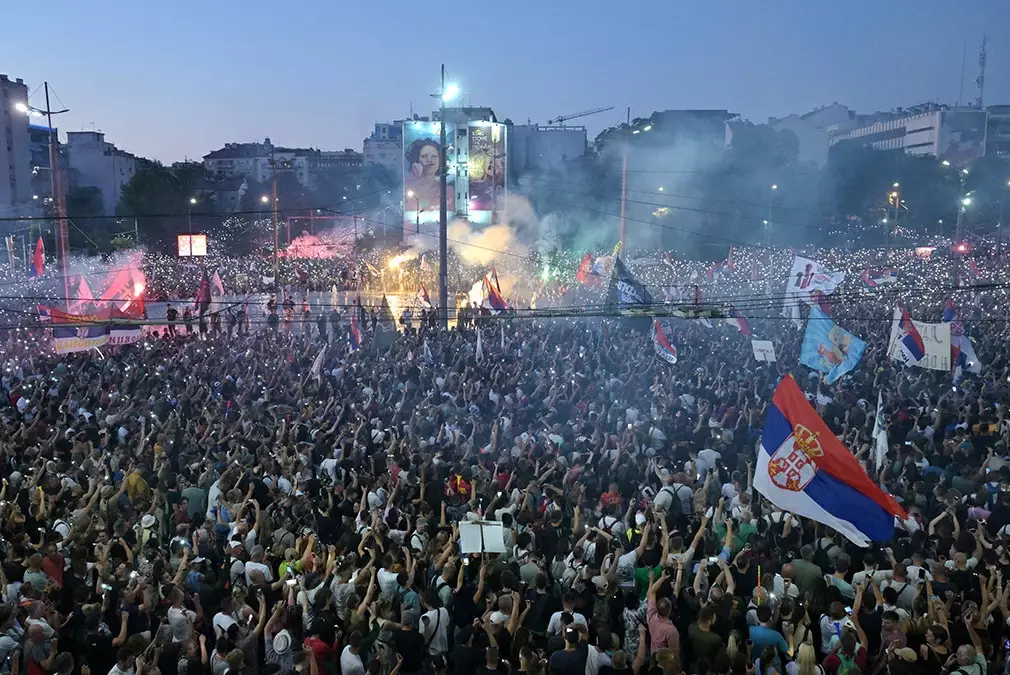 В Сербии вспыхнули столкновения между сторонниками и противниками Вучича