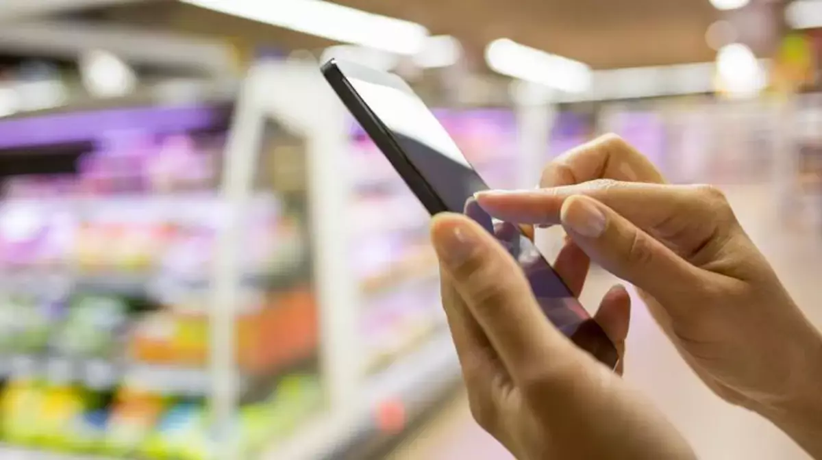 Казахстанцы теряют миллионы: новый смартфон «съедает» деньги и связь - новости на Lada.kz 03.11.2025