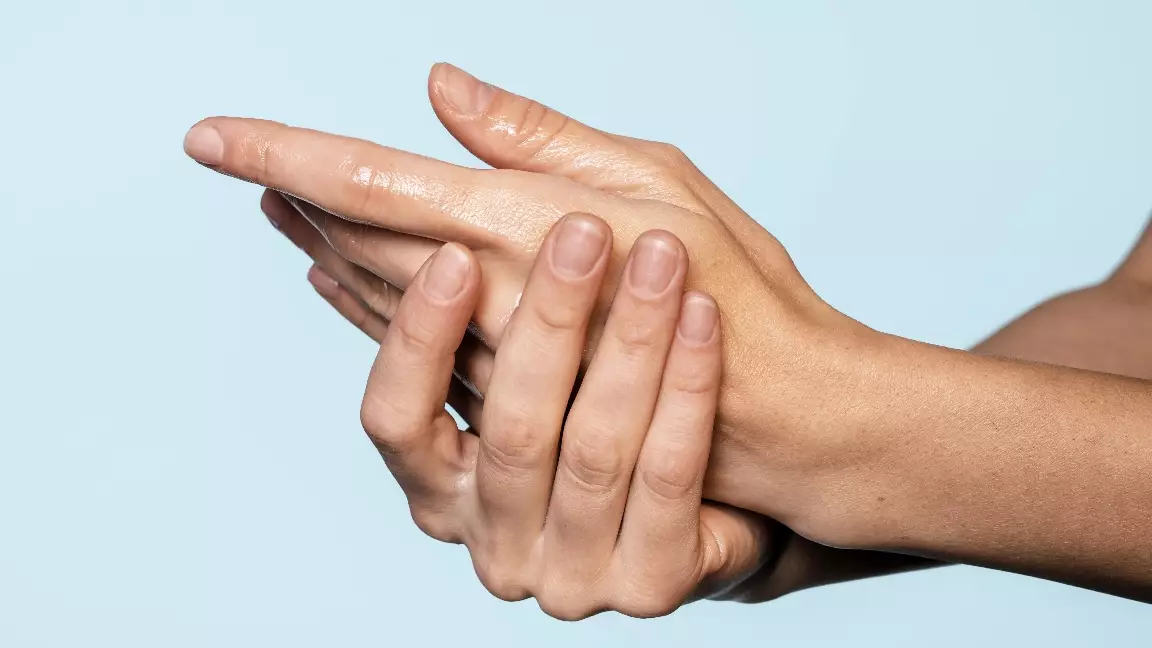 Саусақты сықырлату әдеті зиян ба?