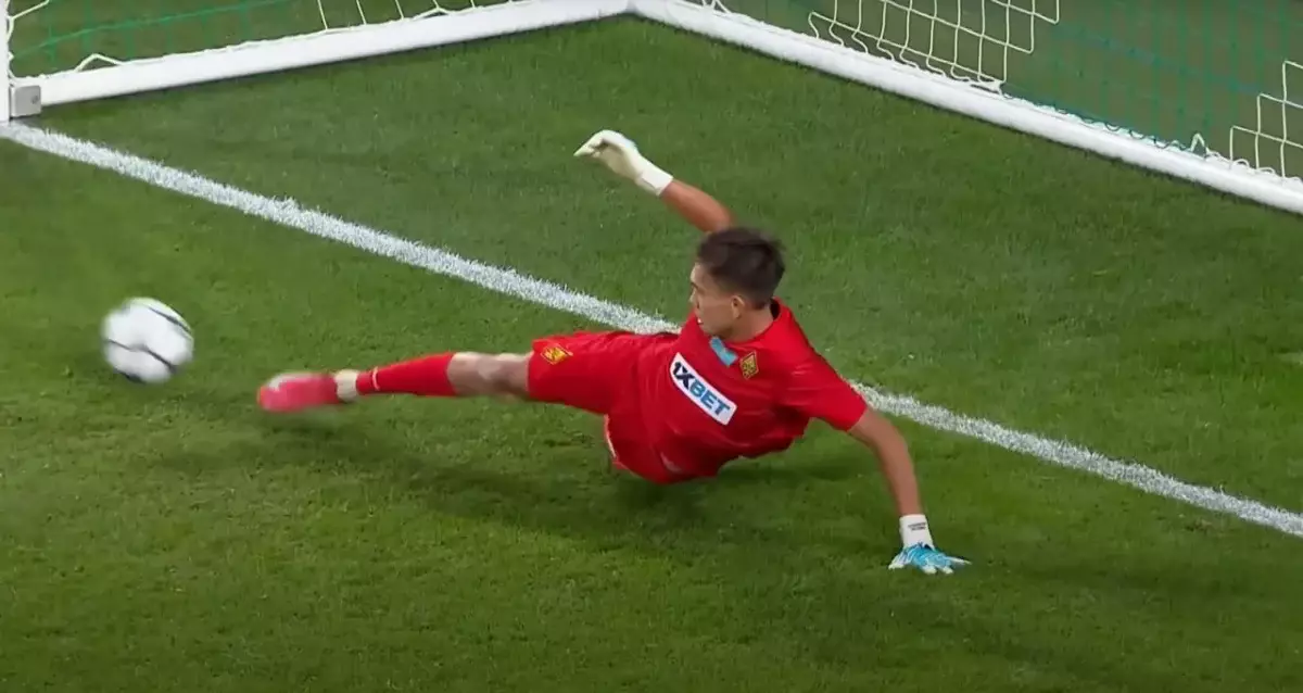 В сборной Казахстана объявили решение по Калмурза перед отбором на Евро-2026