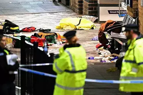 Власти Британии предъявили обвинения подозреваемому в нападении в поезде