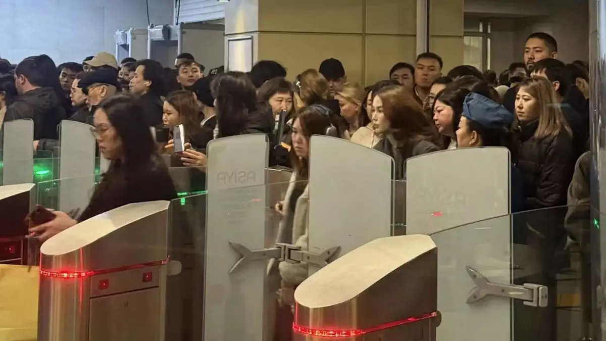 Алматы метросында “Оңай” істемей, жолаушылар метроға кіре алмады