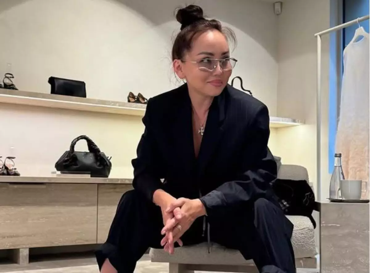 Баян Алагузова опубликовала забавное видео с дочерьми