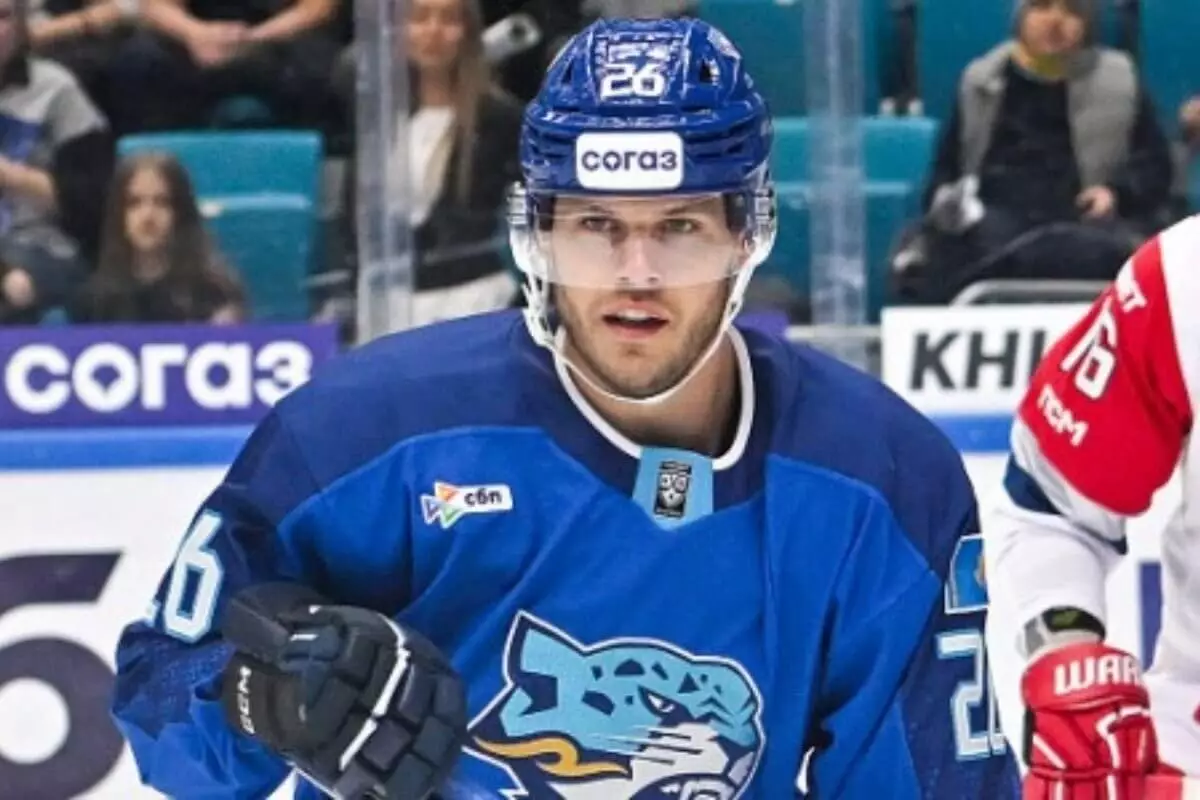 Защитник «Барыса» Тайлер Уотерспун выбыл до конца сезона