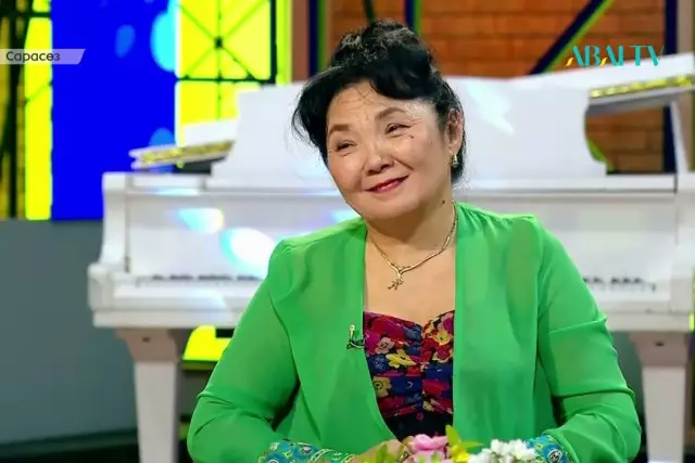 Журналист Қымбат Әбілдақызы Тұрсынбектің анасына шүйлікті