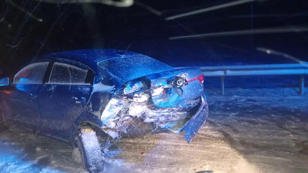 Первые массовые ДТП из-за непогоды в Казахстане: как избежать аварии в гололед