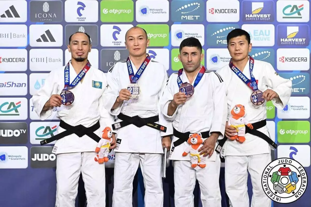 «Қазақстан барысының» 4 дүркін жүлдегерін дайындаған бапкер әлем чемпионы атанды