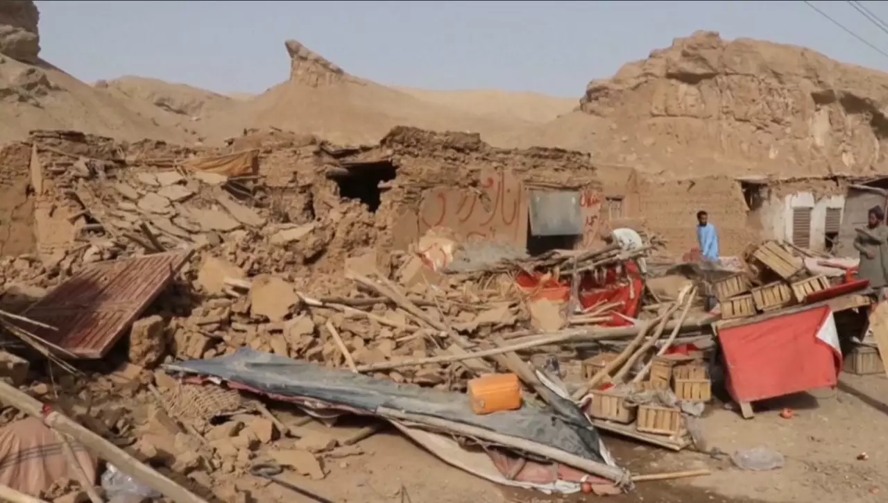 Ауғанстанда жер сілкінісінен кейін лай көшті