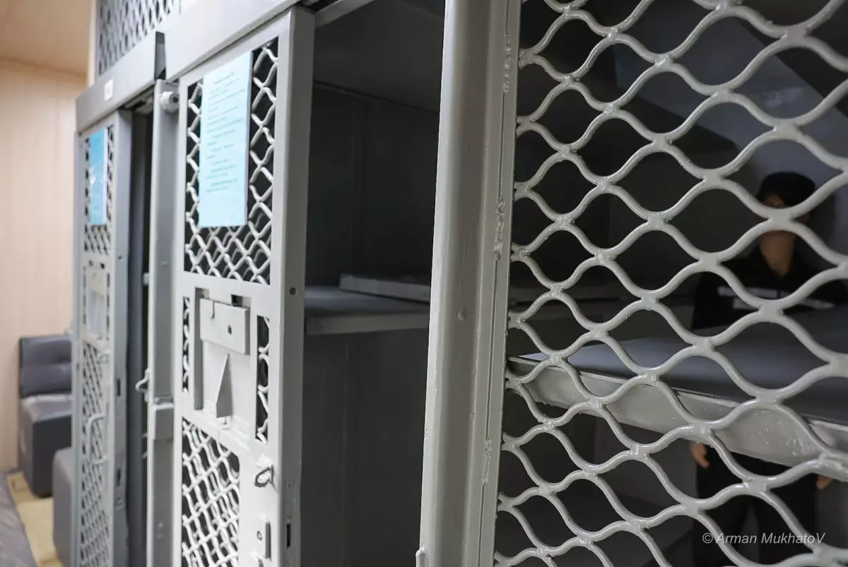 Сокращены расходы Нацгвардии на перевозку осуждённых