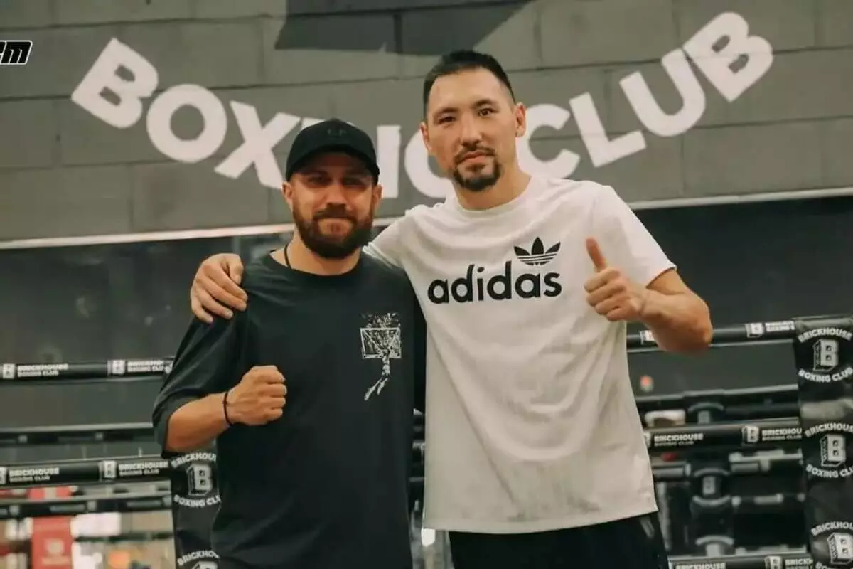 Ломаченко посетил Алимханулы и дал наставление перед боем с Ларой