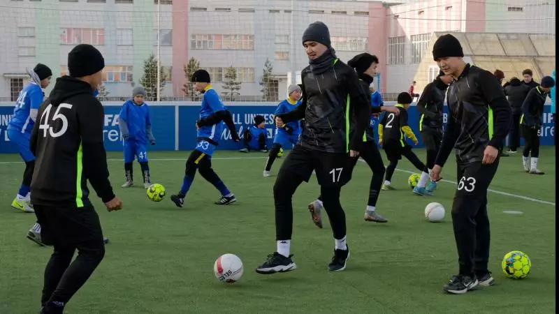 Қазақстанда тағы 98 футбол алаңы салынады