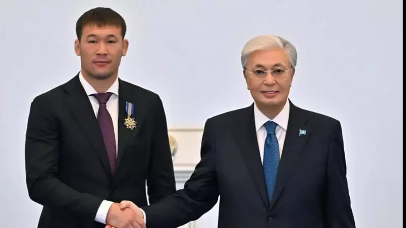 Қазақстандық UFC жұлдызы Шавкат Рахмонов «Барыс» орденінің II дәрежесімен марапатталды