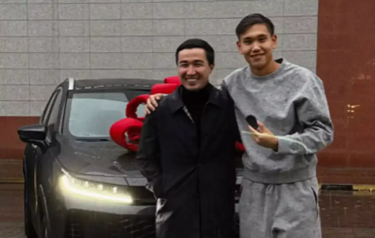 «Подарки за поражение никто не дарит»: в КФФ прокомментировали презенты для молодых футболистов